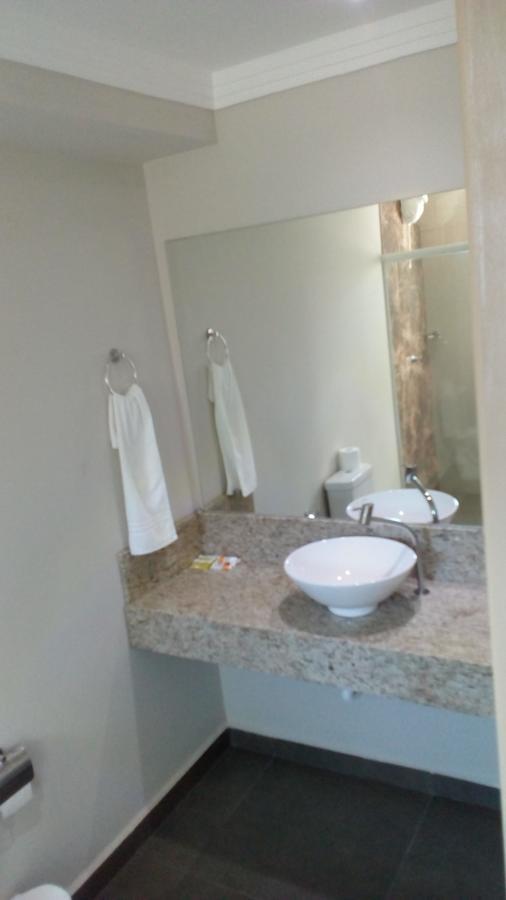 Hotel Iguassu Inn ฟอสดูอีกวาซู ภายนอก รูปภาพ